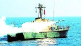 Hải quân Iran tập trận ở eo biển Hormuz hôm 15-9. Ảnh: Reuters