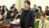 Ông Đinh La Thăng trong phiên tòa xét xử  vụ án Cố ý làm trái quy định của Nhà nước về quản lý kinh tế gây hậu quả nghiêm trọng, tham ô tài sản xảy ra tại PVN và PVC
