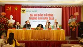 Ông Ngô Văn Đông, Chủ tịch HĐQT Công ty CP Bình Điền Ninh Bình tham gia biểu quyết tại đại hội đồng cổ đông của công ty