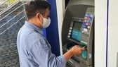 Giao dịch rút tiền tại cây ATM sẽ thuận tiện hơn khi sử dụng CCCD gắn chip