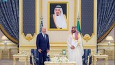 Thái tử Saudi Arabia Mohammed bin Salman Al Saud trong cuộc gặp Tổng thống Mỹ Joe Biden đang ở thăm Jeddad, ngày 15-7-2022. Ảnh: AFP/TTXVN