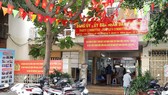 Trụ sở UBND phường 5 cũ (quận 4) được tận dụng để làm trụ sở Đảng ủy, UBND phường 2 sau sáp nhập. Ảnh: Hồng Hải