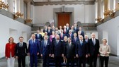 Các lãnh đạo EU tại Hội nghị thượng đỉnh không chính thức của EU và Hội nghị thượng đỉnh Cộng đồng chính trị châu Âu tại Cộng hòa Czech, ngày 7-10. Ảnh: REUTERS
