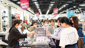 Tấp nập “săn hàng” giá tốt tại Vincom Black Friday 2022