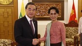China’s Foreign Minister Wang Yi (L) ​and Myanmar’s State Counsellor Aung San Suu Kyi (Source Xinhua)