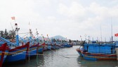 The province Quang Ninh to Binh Dinh should call on offshore vessels moving out of the dangerous zone Photo: SGGP