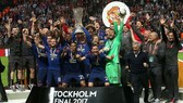 Các cầu thủ Manchester United hân hoan với danh hiệu vô địch Europa League 2017. Ảnh: Daily Mail