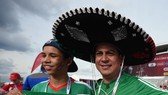 CĐV Nga trốn vợ sang Mexico xem đá bóng