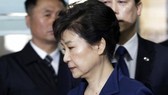 Tòa án phong tỏa tài sản cựu Tổng thống Hàn Quốc