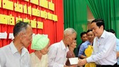 Ủy ban Trung ương MTTQ Việt Nam tặng quà cho đối tượng chính sách