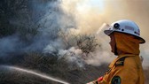 Cháy rừng, hạn hán tấn công Australia 