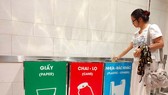 Phân loại rác tại nguồn giúp tiết kiệm chi phí trong công tác xử lý, góp phần bảo vệ môi trường. Ảnh: HOÀNG HÙNG