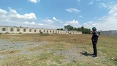 Một khu đất nông nghiệp ở thị trấn Hiệp Phước, huyện Nhơn Trạch đã được phân lô bán nền, xây dựng các công trình nhà ở