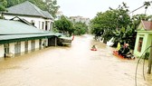 Một khu dân cư của thị trấn Tiên Yên chìm trong biển nước