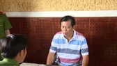 Đại gia Trịnh Sướng bị cơ quan công an bắt giữ để điều tra về hành vi sản xuất, mua bán hàng giả