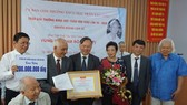 Nhóm tác giả thực hiện công trình “Vùng đất Nam bộ” nhận giải thưởng Trần Văn Giàu 2020. Ảnh: www.hcmcpv.org.vn