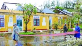 Trường Tiểu học xã Phú Thuận, huyện Phú Vang,  tỉnh Thừa Thiên-Huế bị tốc mái hoàn toàn. Ảnh: VĂN THẮNG