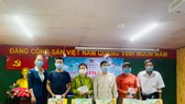 Bệnh viện TP Thủ Đức tổ chức chương trình thường niên “Tháng ba yêu thương” với các hoạt động thăm hỏi, tặng quà, cắt tóc miễn phí cho bệnh nhân nghèo. Ảnh: Bệnh viện TP Thủ Đức