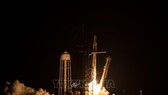 Tàu Crew Dragon mang theo các phi hành gia rời khỏi bệ phóng tại sân bay vũ trụ Kennedy ở Florida (Mỹ), ngày 23-1-2021, trong hành trình tới Trạm vũ trụ quốc tế ISS. Ảnh tư liệu: TTXVN