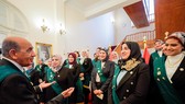 Gần 100 thành viên nữ Hội đồng Nhà nước Ai Cập tuyên thệ nhậm chức, trở thành những nữ thẩm phán đầu tiên tại Ai Cập. Ảnh: REUTERS