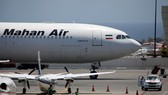 Một máy bay Airbus A340-600 của hãng hàng không Mahan Air tại sân bay quốc tế Simon Bolivar, Venezuela. Ảnh: REUTERS