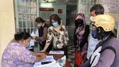 Chật vật xin giấy xác nhận F0