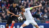 Harry Kane (phải) ghi bàn quyết định, nhấn chìm Croatia