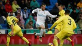 Gareth Bale trong vòng vây hậu vệ Villarreal