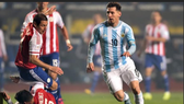Leo Messi phá nát phòng tuyến Paraguay ở Copa 2015
