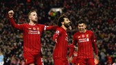 Liverpool - Brighton 2-0: Sát thủ Van Dijk giúp Liverpool bứt xa Man City 11 điểm