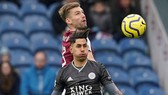Burnley - Leicester City 2-1: Jamie Vardy sút hỏng phạt đền, Bầy cáo thua ngược