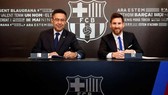 Chủ tịch Josep Maria Bartomeu  và siêu sao Leo Messi