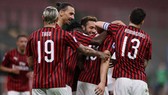 AC Milan mửng chiến thắng Bologna 5-1