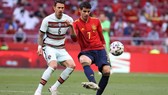 Alvaro Morata và tuyển Tây Ban Nha bị la ó