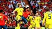 Thụy Điển dùng những cầu thủ cao 1m90 d89e63 uy hiếp khung thành Tây Ban Nha