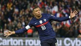 Kylian Mbappe lần đầu tiên ghi 4 bàn cho tuyển Pháp