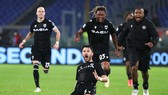 Tolgay Arslan gỡ hòa 4-4 cho Udinese 