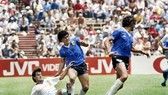 Sotheby công bố ngày đấu giá chiếc áo xanh của Maradona 1986