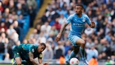 Gabriel Jesus tỏa sáng với cú poker