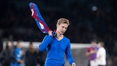 Frenkie de Jong vẫn muốn ở lại Barcelona