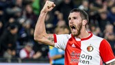 Marcos Senesi (Feyenoord) lọt vào tầm ngắm của Jose Mourinho