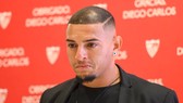Diego Carlos bị đứt gân Achilles