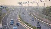 Hiện, quốc lộ 51, tuyến độc đạo kết nối Đồng Nai đi Bà Rịa - Vũng Tàu thường xuyên bị ùn tắc giao thông là nỗi ám ảnh của người dân và giới tài xế.