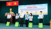 Hội Nông dân TPHCM trao 654 suất học bổng Lương Định Của cho học sinh khó khăn