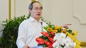 Bí thư Thành ủy TPHCM Nguyễn Thiện Nhân: Ngăn chặn sự phá sản của doanh nghiệp
