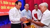 Bí thư Thành ủy TPHCM Nguyễn Văn Nên tiếp xúc cử tri