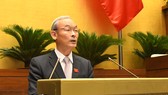 Chủ nhiệm Ủy ban Tài chính, Ngân sách Nguyễn Phú Cường trình bày báo cáo tại phiên họp  ​
