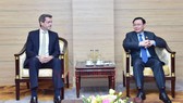 Chủ tịch Quốc hội Vương Đình Huệ và Giám đốc Ngân hàng Phát triển châu Á (ADB) tại Việt Nam Andrew Jeffries tại buổi tiếp. Ảnh: Báo ĐBND
