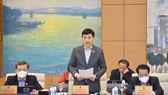 Chủ nhiệm Ủy ban Kinh tế Vũ Hồng Thanh thay mặt đoàn giám sát trình UBTVQH kết quả giám sát chuyên đề 
