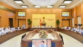 Quang cảnh phiên họp thứ 13 của UBTVQH